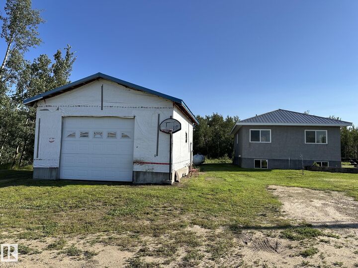 Property Photo: 470046 Rge Road 273 AB T0C 1H0