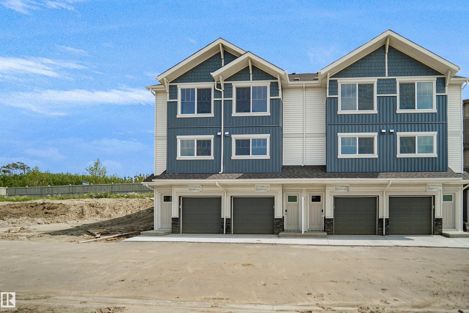 Property Photo:  531 Merlin Landing Landing NW 11  AB T5S 0L9 
