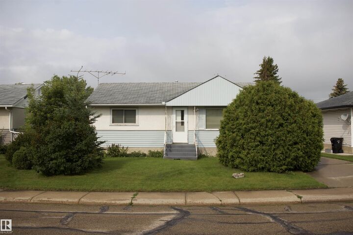 Property Photo: 4946 47 Street AB T7N 1H6