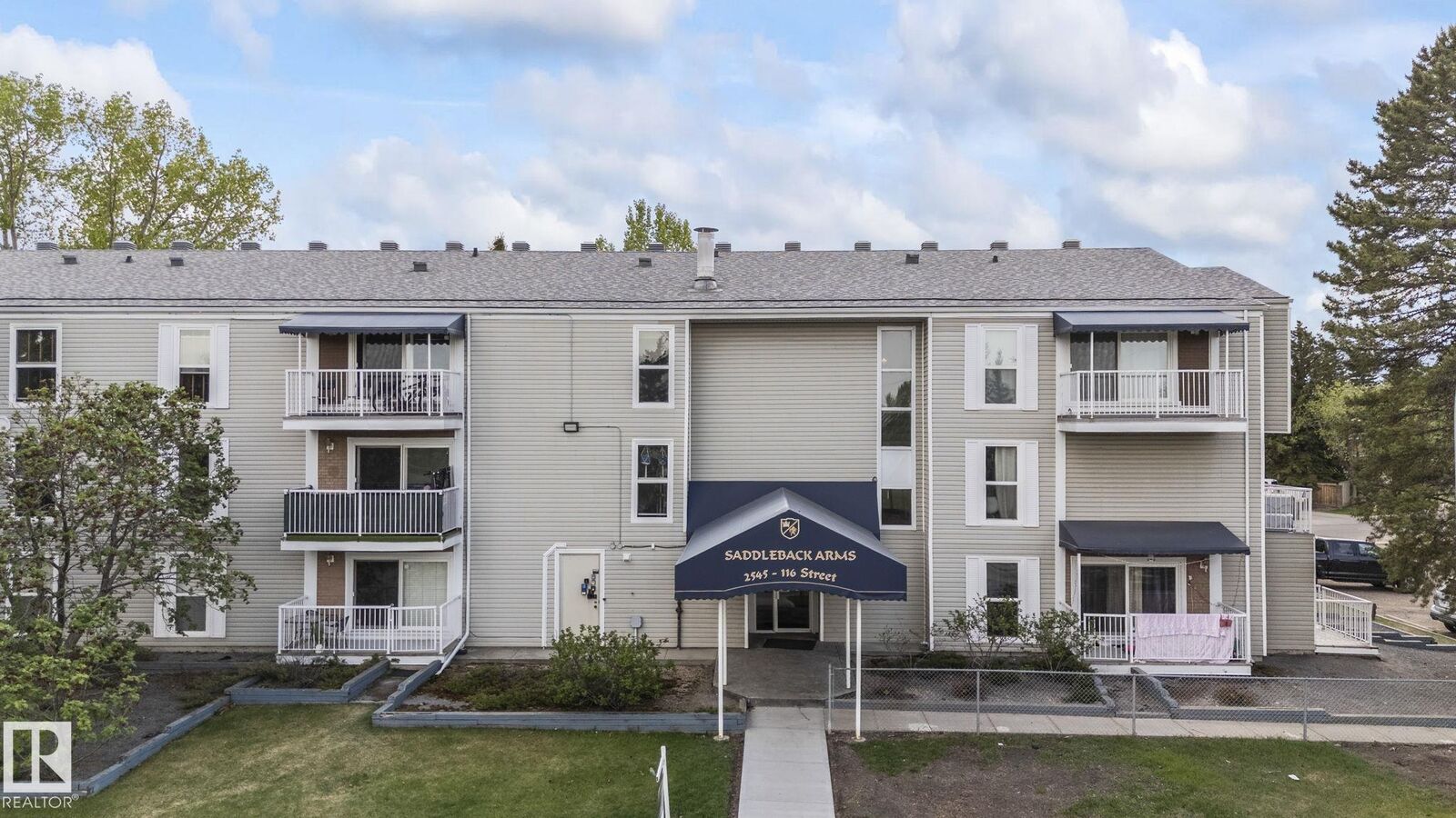 Property Photo: 2545 116 Street NW 204 AB T6J 3Z7