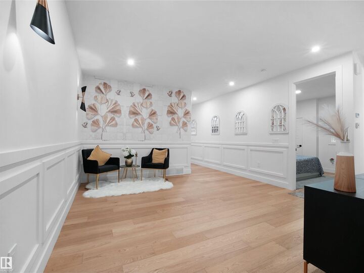 Property Photo:  2928 1 Avenue SW  AB T6X 3E2 