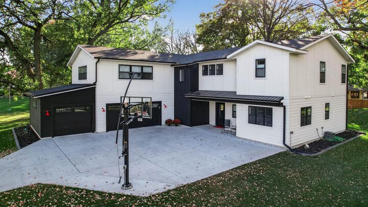Property Photo:  20026 Twin Oaks Circle  MN 55352 