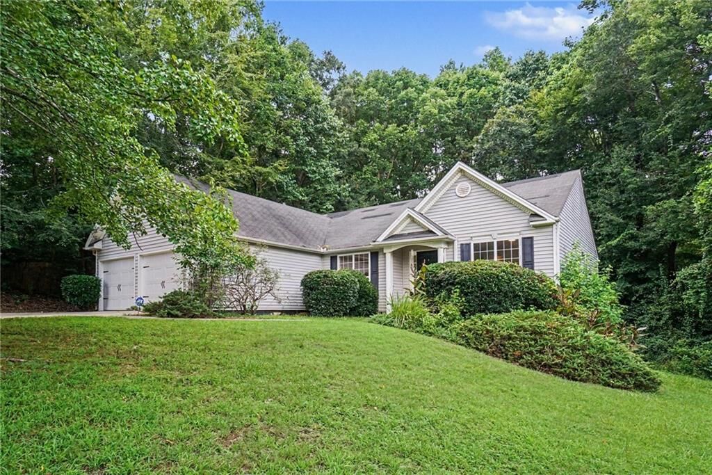 Property Photo:  245 London Lane  GA 30141 