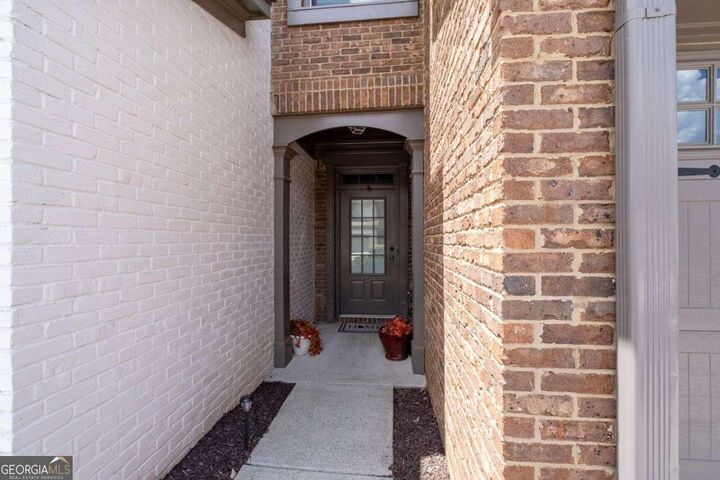 Property Photo: 4922 Berkeley Oak Circle GA 30092