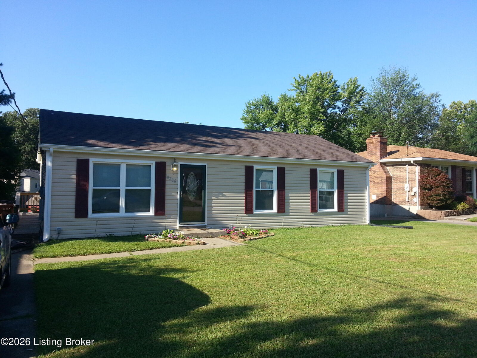 Property Photo: 10206 Poco Pl KY 40291