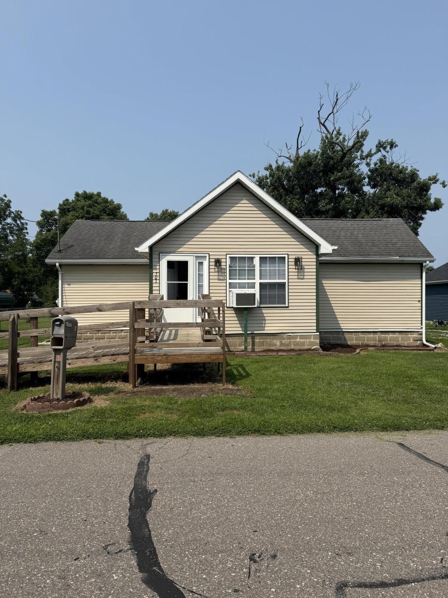 Property Photo: 307 S Fisher Street IN 46534