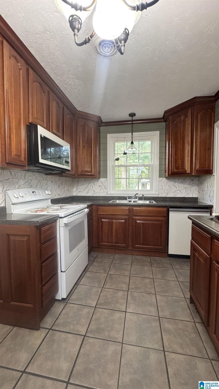 Property Photo: 306 W Roberts Avenue AL 35160