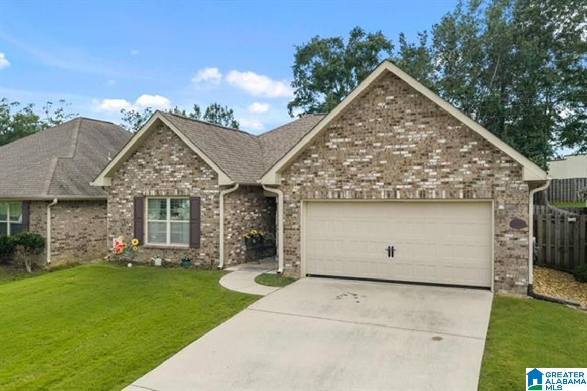 Property Photo:  2919 Phelan Circle  AL 35077 