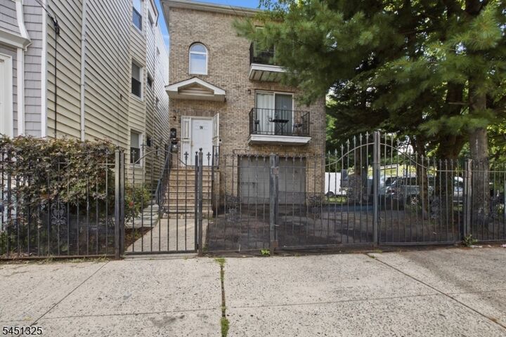 Property Photo:  91 S 13th St 2  NJ 07107 