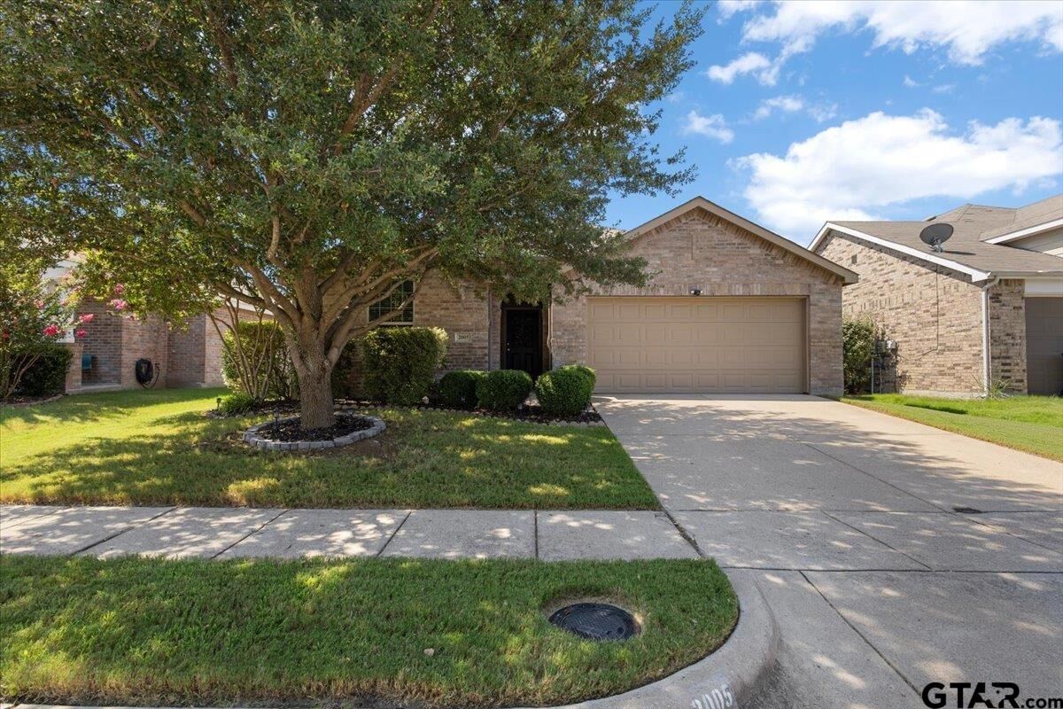 Property Photo: 2005 Uvalde TX 75126