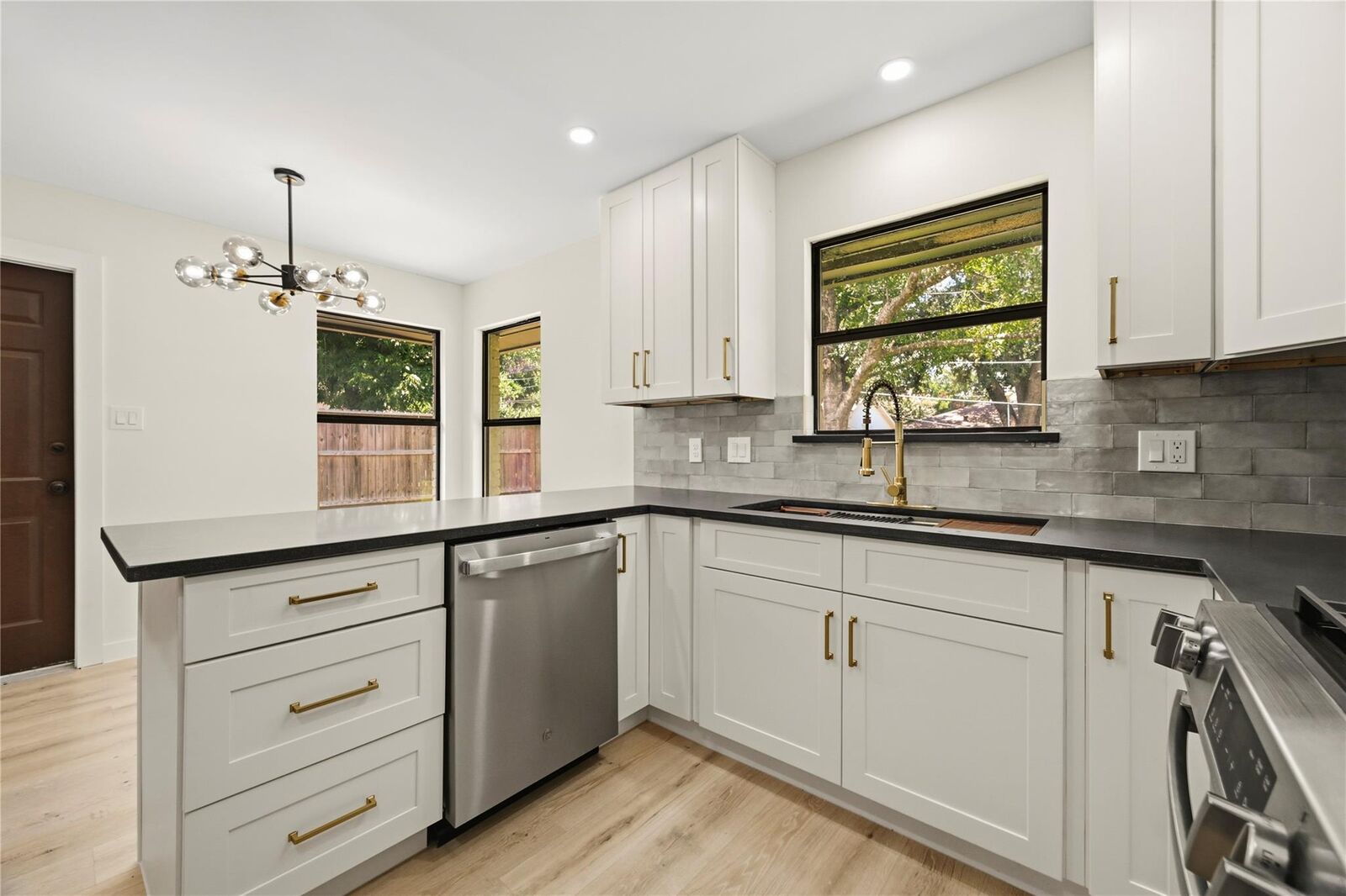 Property Photo: 5322 Briarbend Drive TX 77096