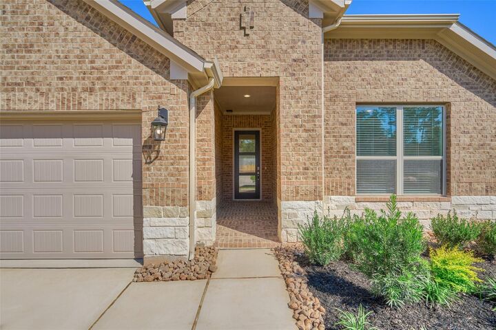 Property Photo: 981 Youth Water Road TX 77316