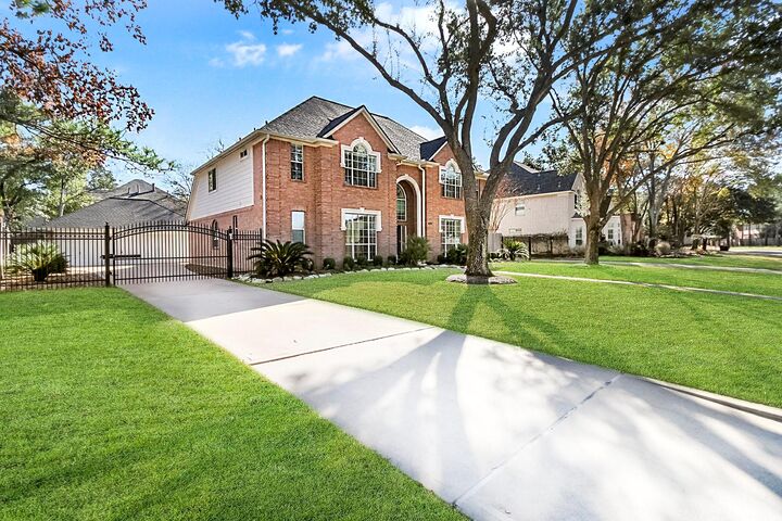 Property Photo: 803 Chisel Point Drive TX 77094