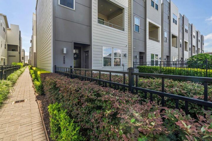 Property Photo: 316 Jensen Drive TX 77020