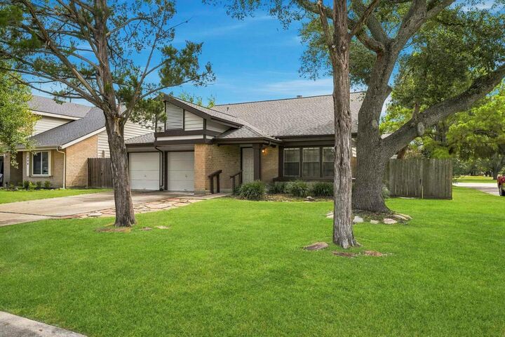 Property Photo:  1802 Foxlake Drive  TX 77084 