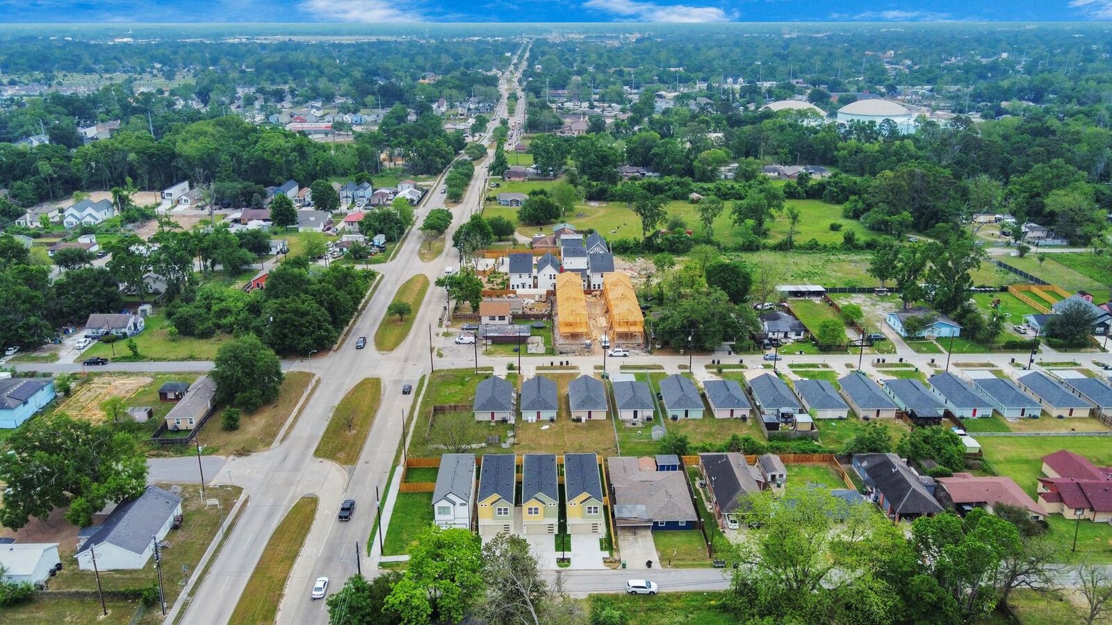 Property Photo: 7542 Charlie Street TX 77088