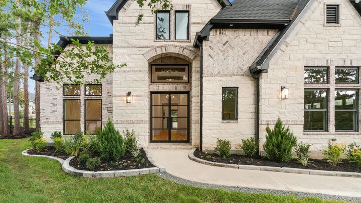 Property Photo:  14 Brookwood  TX 77356 