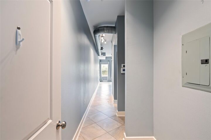 Property Photo: 1011 Studemont Street 101 TX 77007