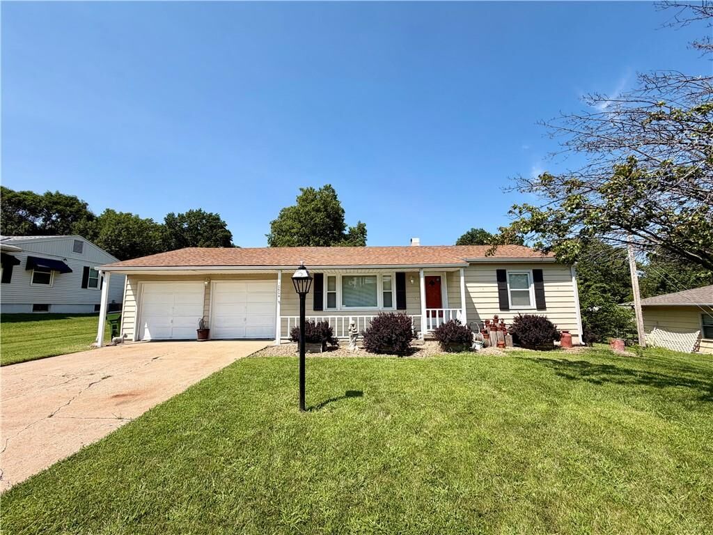 Property Photo: 10604 E 75 Street MO 64138