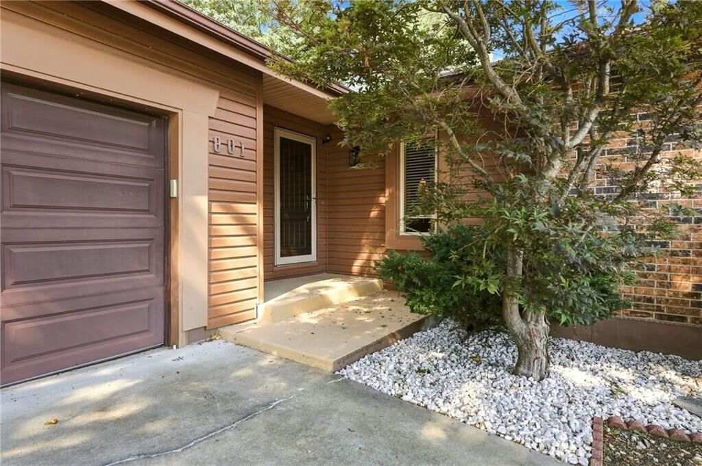 Property Photo: 801 E Gay Street MO 64093