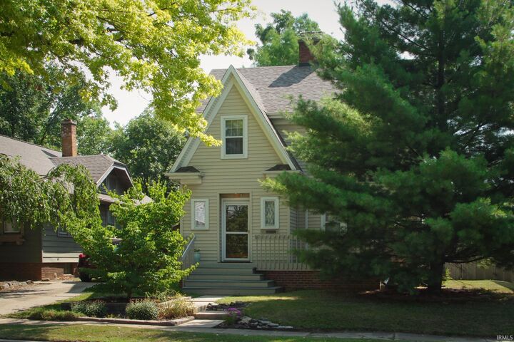 Property Photo: 1916 Crescent Avenue IN 46805-4412