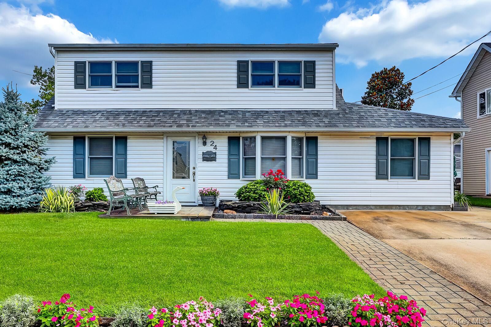 Property Photo: 24 Seaton Street NY 11758