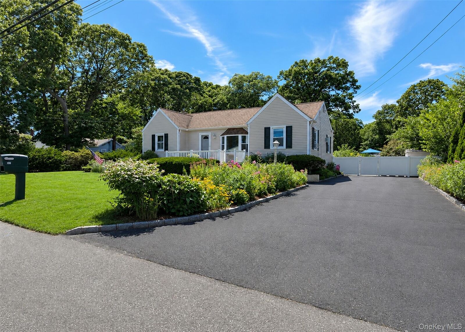 Property Photo:  102 Magnolia Drive  NY 11784 