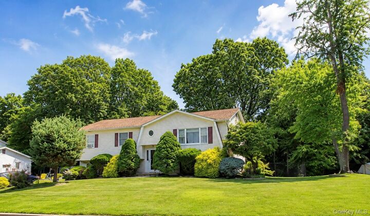 Property Photo: 8 Rockridge Drive NY 10984