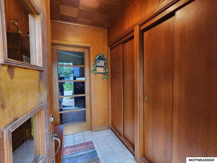 Property Photo:  221 14th SE  IA 50401 