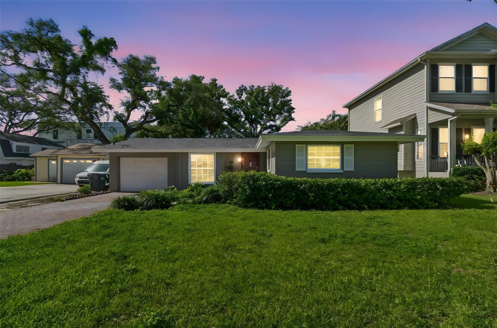 Property Photo: 4906 W Cleveland Street FL 33609