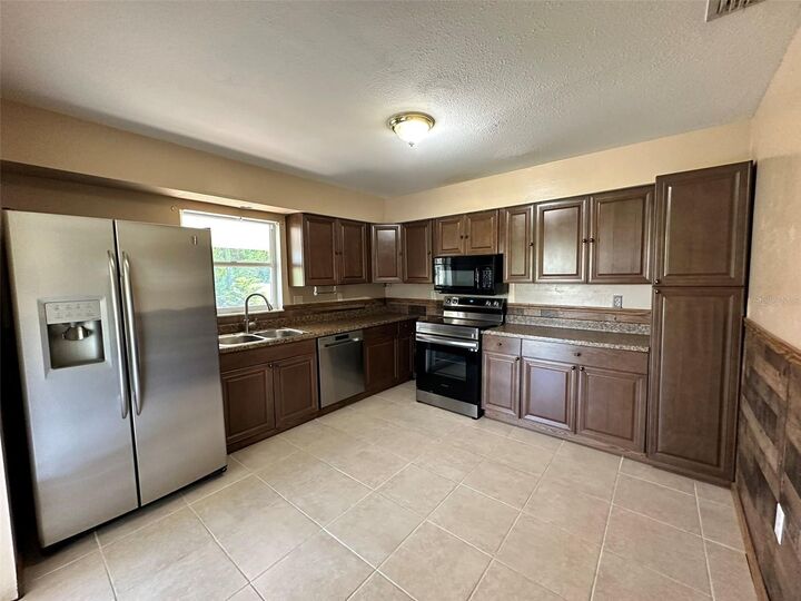 Property Photo:  1067 Webster Avenue NW  FL 33948 