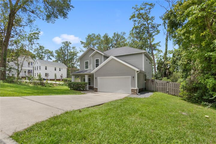 Property Photo:  16 NW 29 Street  FL 32607 