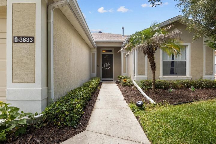 Property Photo: 3833 Whistlewood Circle FL 33811