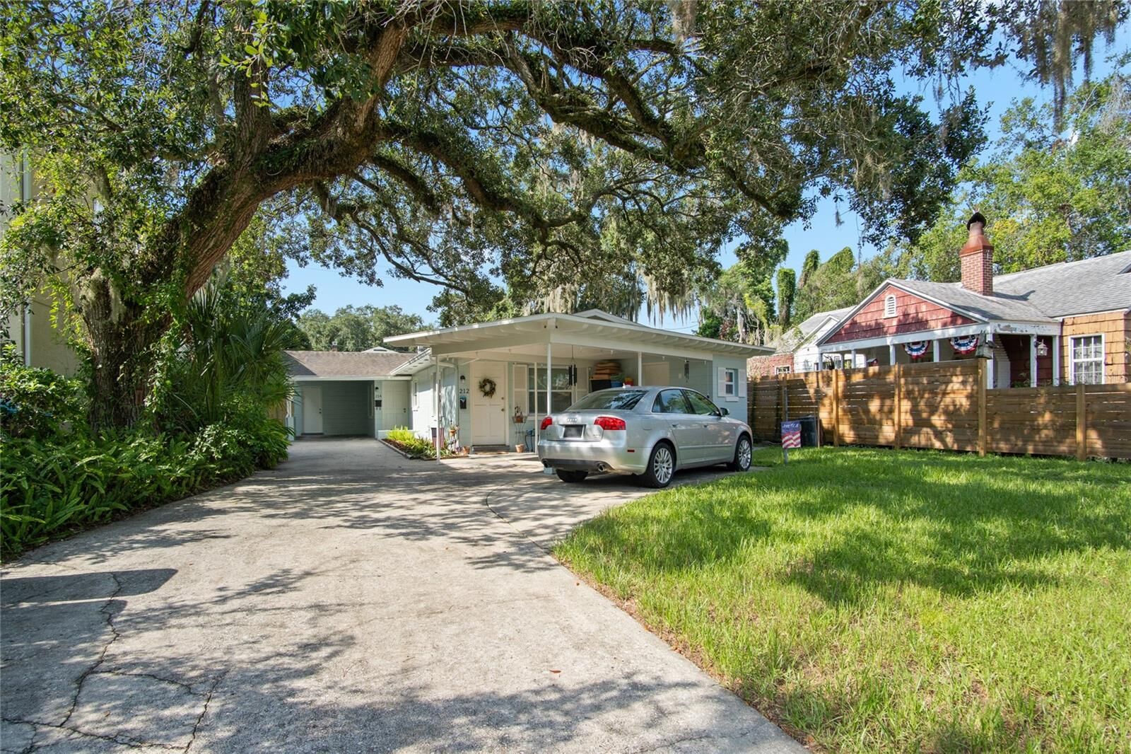 Property Photo: 212 E Harvard Street FL 32804