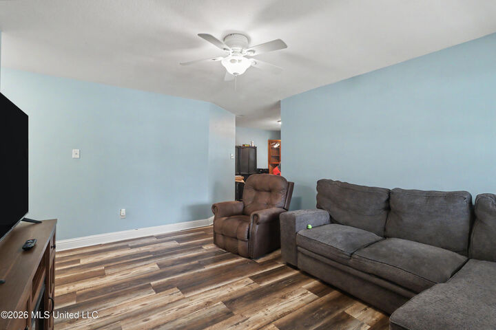 Property Photo:  20 Woodglen Drive  MS 39507 