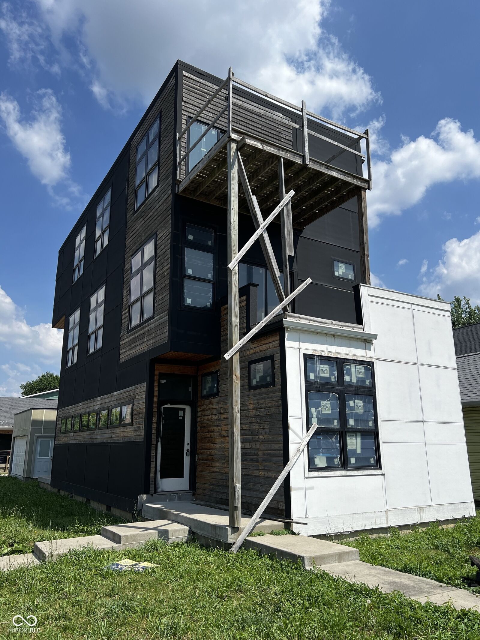 Property Photo: 1401 S Alabama IN 46225