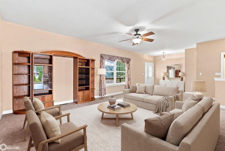 Property Photo: 403 W Walnut Street IA 52623