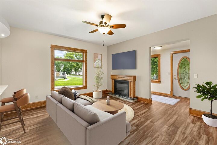 Property Photo: 206 S 3rd Street IA 51436