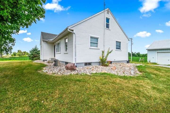 Property Photo: 3600 E Territorial Road MI 49232-9036