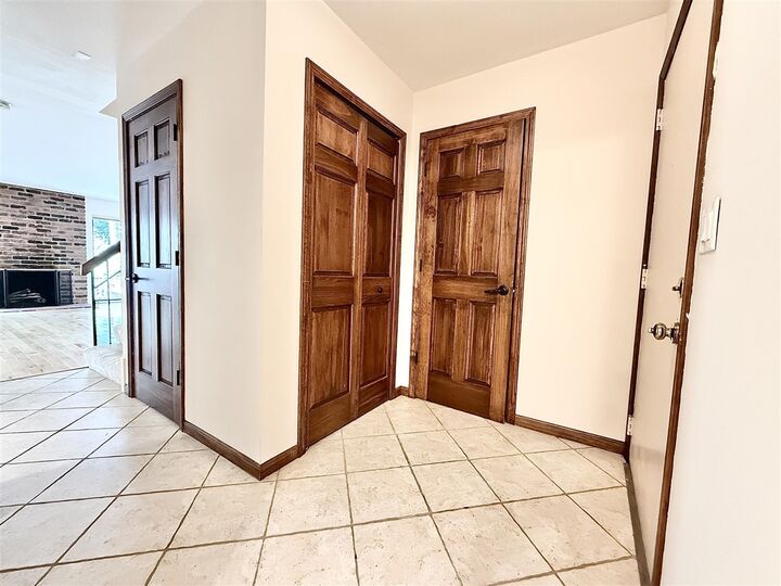 Property Photo: 1046 Greenhills Drive MI 48105-2722