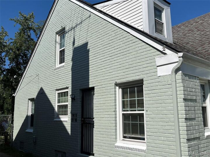 Property Photo:  12311 Laing Street  MI 48224 1039 