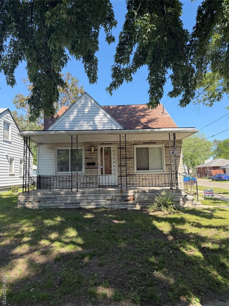 Property Photo:  21004 Syracuse Avenue  MI 48091 2825 