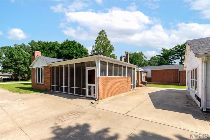 Property Photo:  915 Moore Avenue  MO 63801 