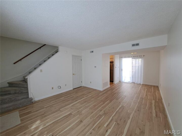 Property Photo: 1630 E Swan Circle MO 63144