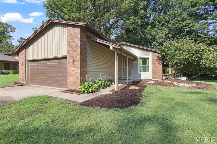 Property Photo: 13 Dogwood Lane IL 62034