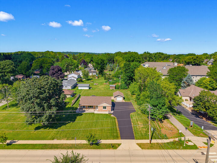 Property Photo:  W240n6309 Maple Ave  WI 53089 