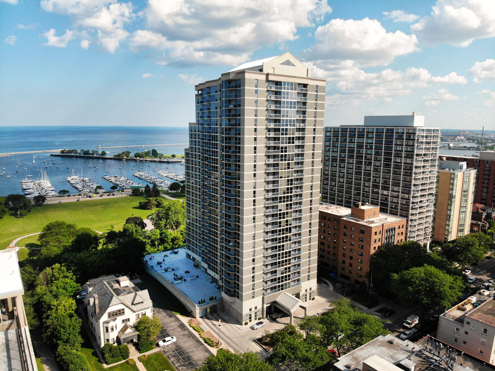 Property Photo:  1660 N Prospect Ave  WI 53202 
