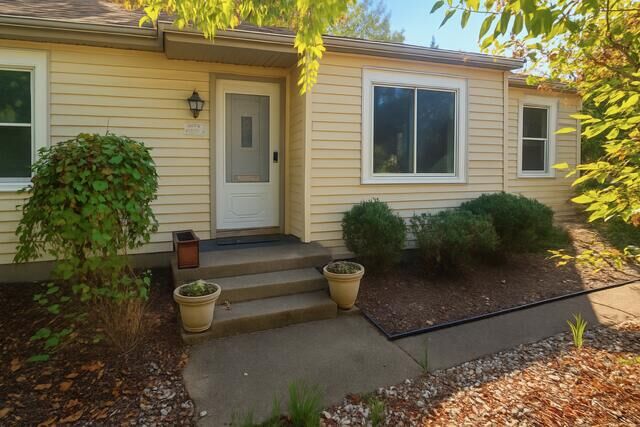 Property Photo: 33967 Wadsworth Street MI 48150