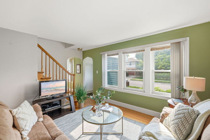 Property Photo:  3905 Custer Avenue  IL 60534 
