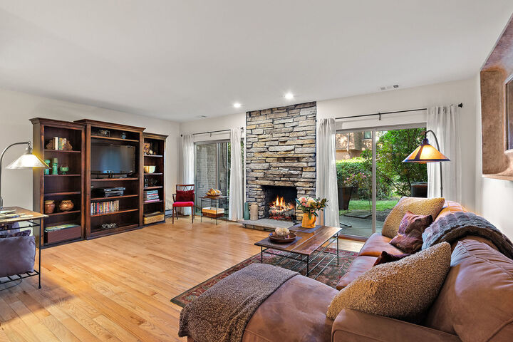 Property Photo: 428 S Dee Road IL 60068